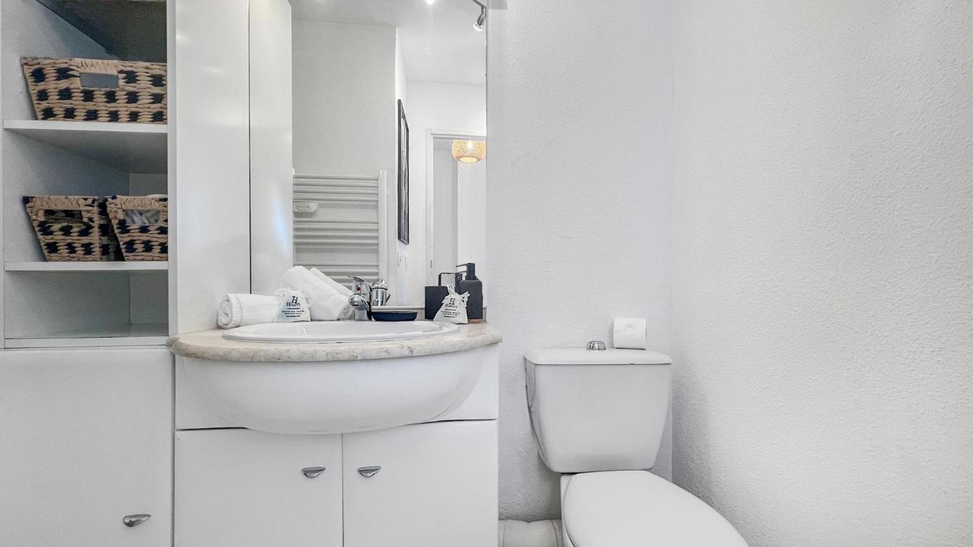 Homey Wild - Proche Gare Et Tram - Proche Centre - Balcon Prive - Parking Prive - Wifi Gratuit Annemasse Exteriör bild