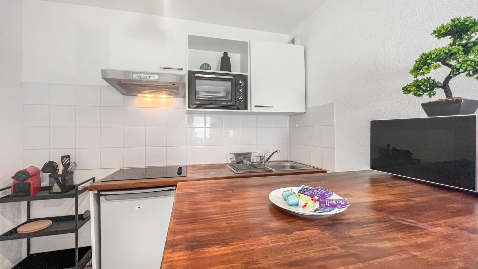 Homey Wild - Proche Gare Et Tram - Proche Centre - Balcon Prive - Parking Prive - Wifi Gratuit Annemasse Exteriör bild