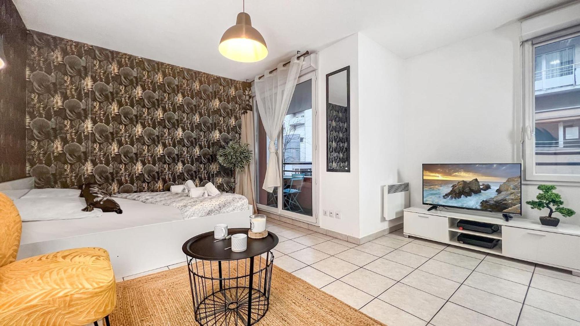 Homey Wild - Proche Gare Et Tram - Proche Centre - Balcon Prive - Parking Prive - Wifi Gratuit Annemasse Exteriör bild